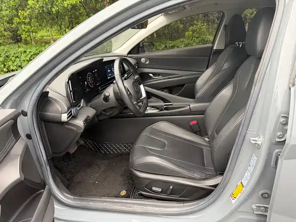 Hyundai Elantra 2022