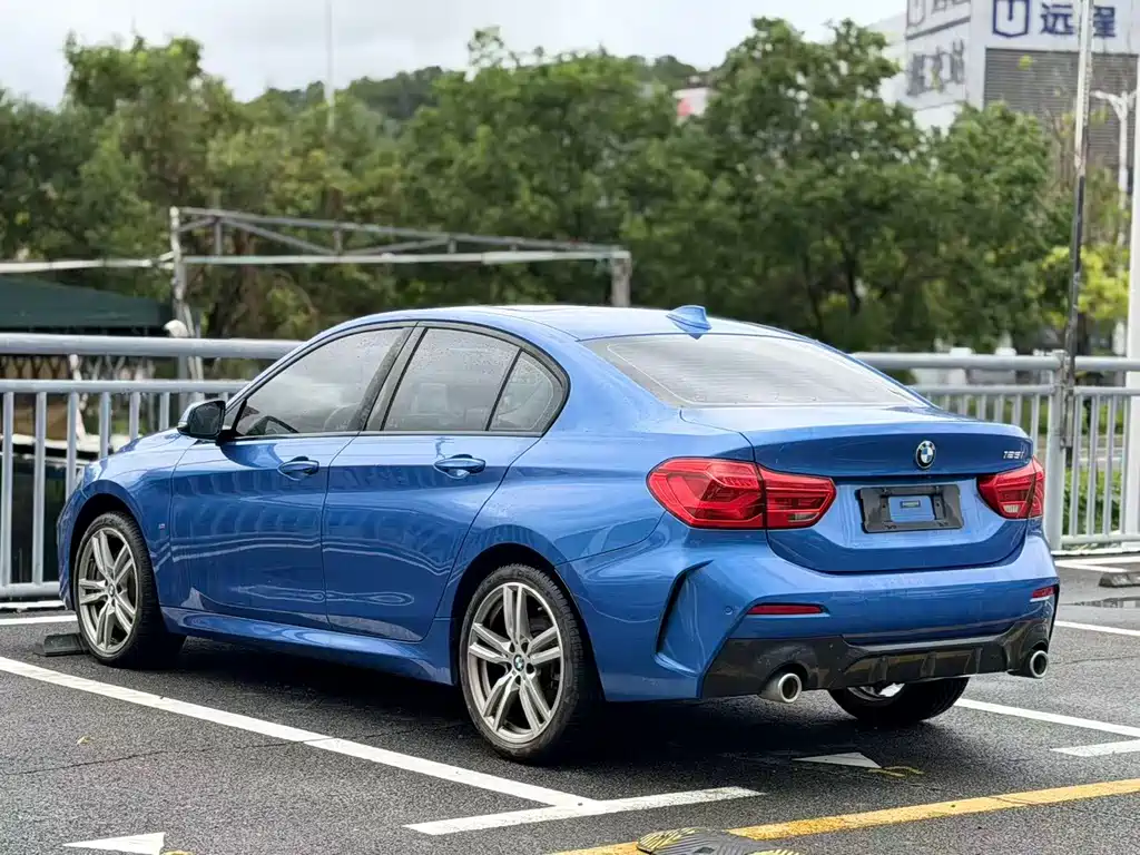 BMW 1 Series 2020 — фото 9