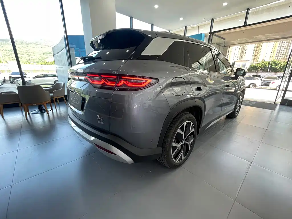 BYD L DM-i 2025 — фото 15