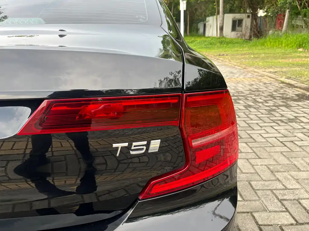 Volvo S90 2018 — фото 16