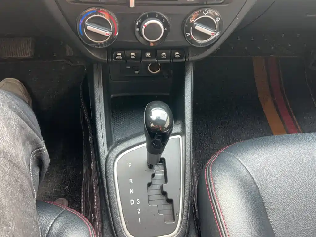 Hyundai Accent 2019 — фото 12