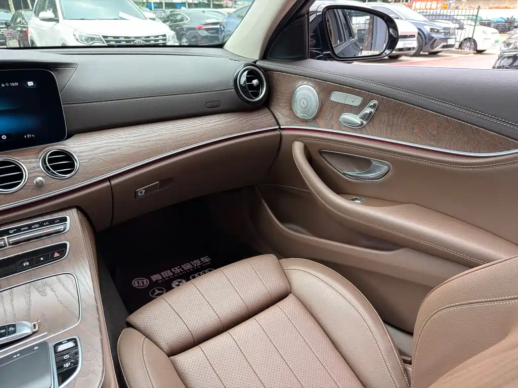 Mercedes-Benz E-Class 2022 — фото 10