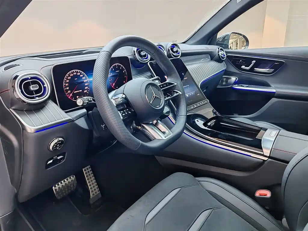 Mercedes-Benz GLC AMG 2025 — фото 9