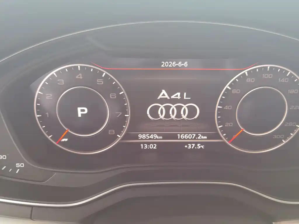 Audi A4L 2018 — фото 10