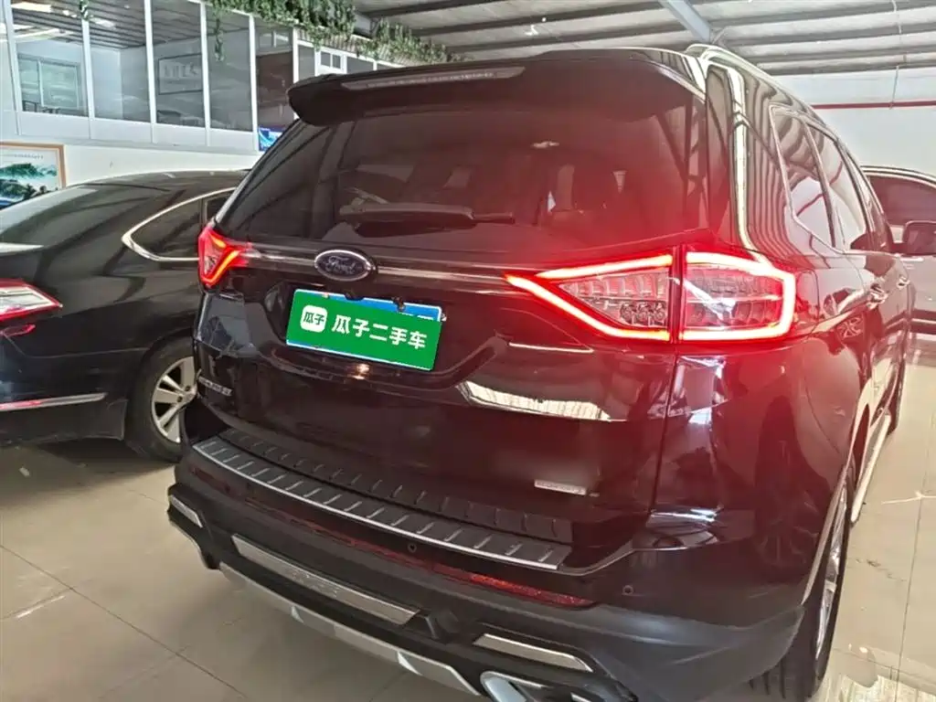 Ford Edge 2017 — фото 6