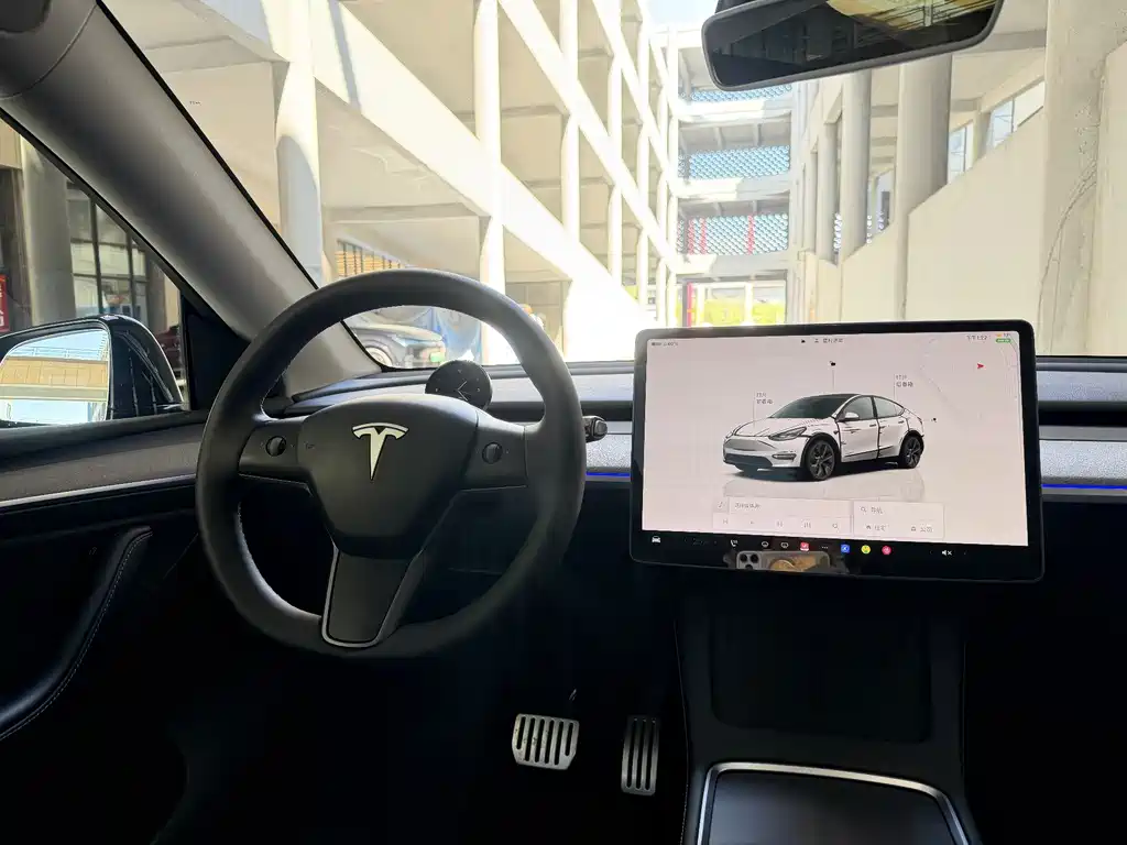 Tesla Model Y 2024 — фото 14
