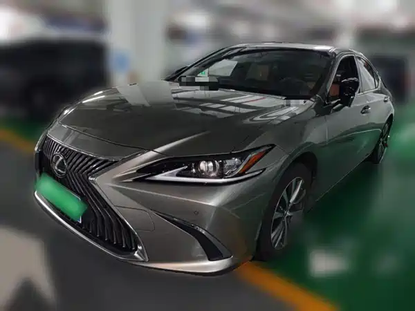 Lexus ES 2020