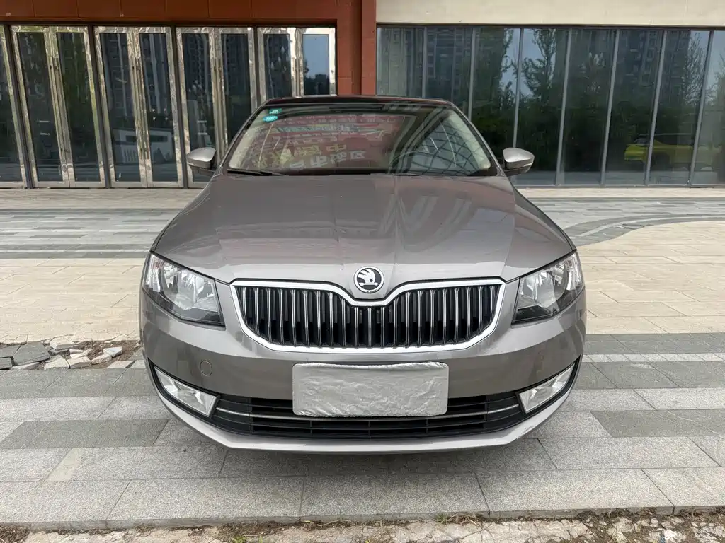 Skoda Octavia 2015 — фото 2