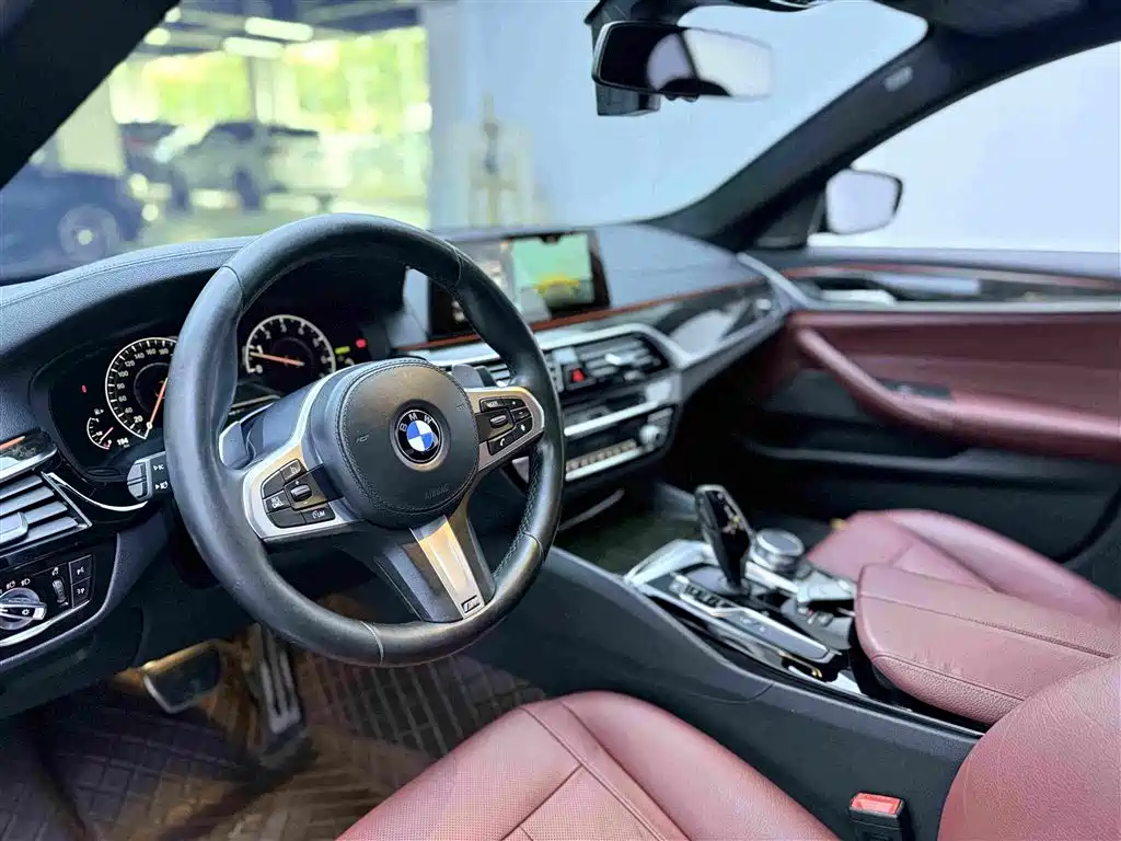 BMW 5 Series 2019 — фото 4