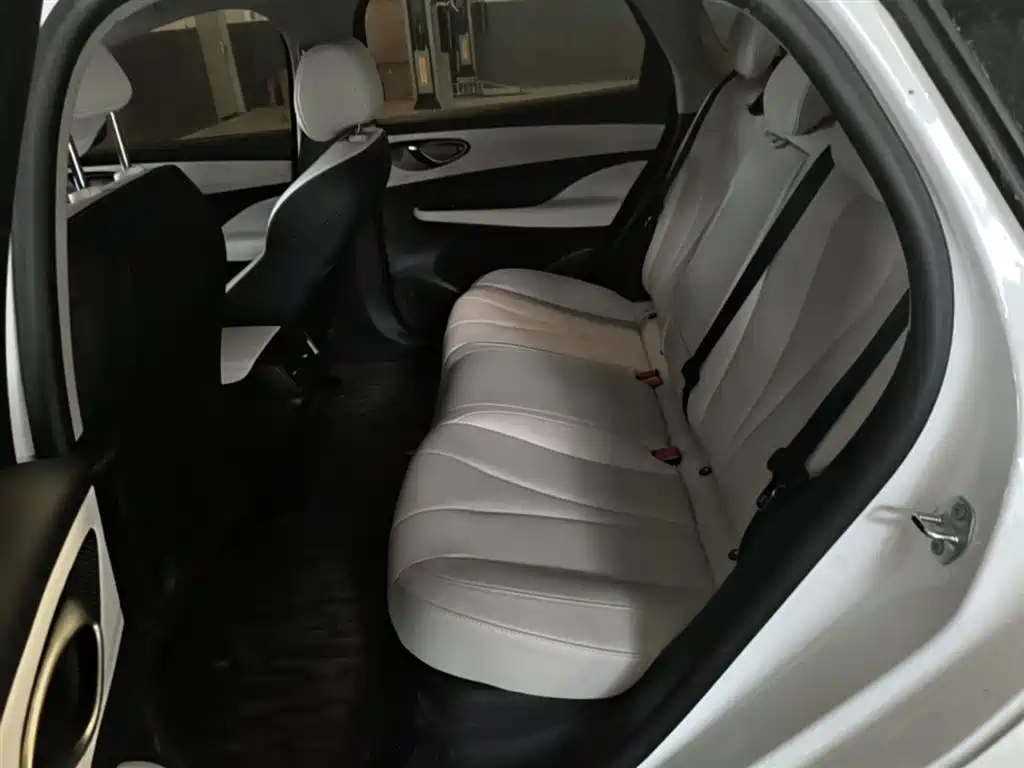 BYD Seal 05 DM-i 2025 — фото 17