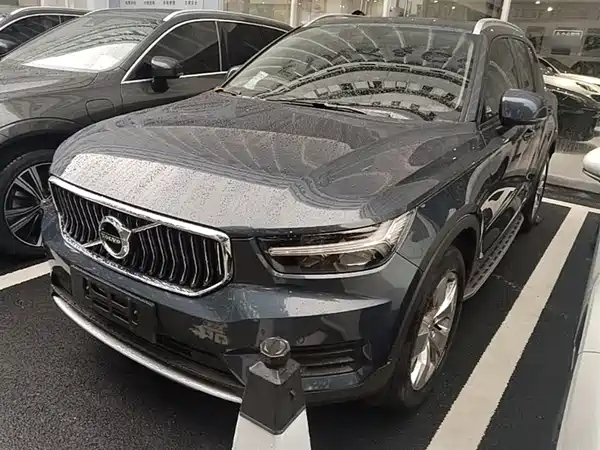 Volvo XC40 2021