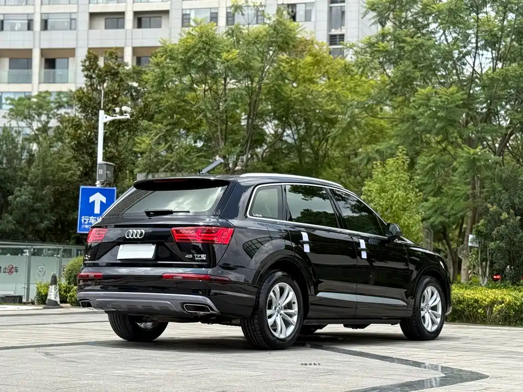 Audi Q7 2018 — фото 7