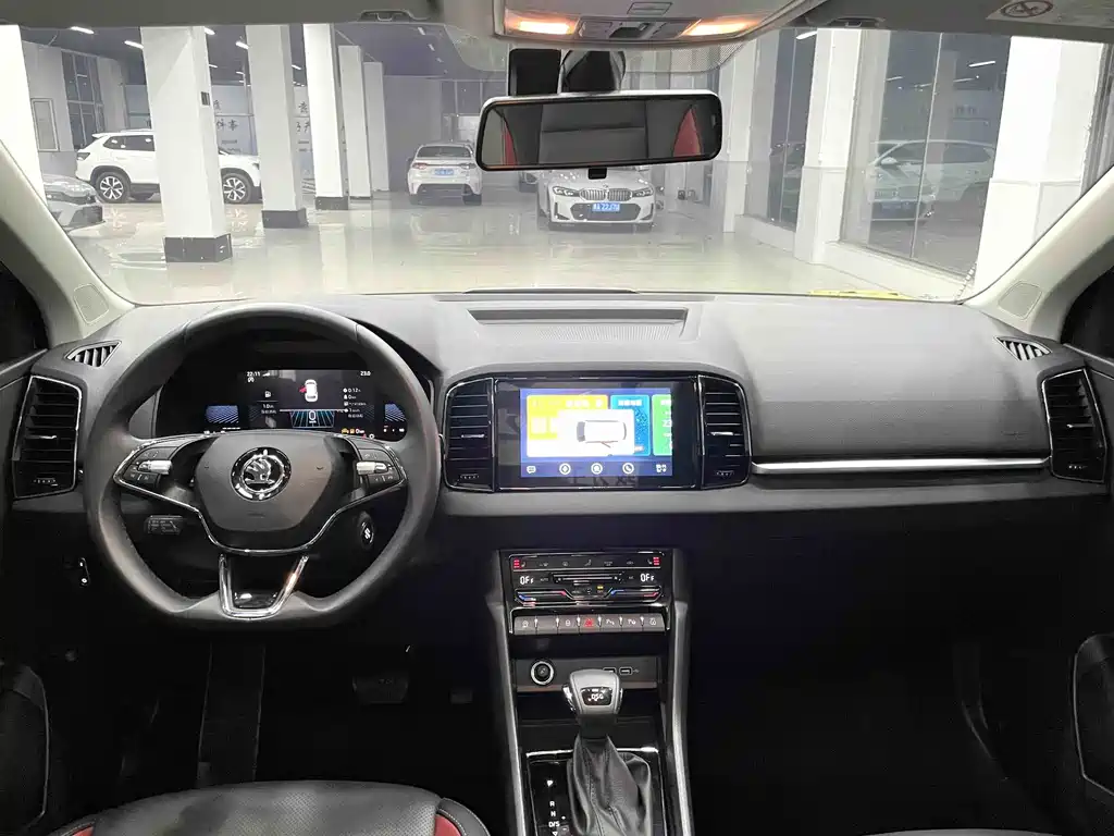 Skoda Karoq 2023 — фото 9