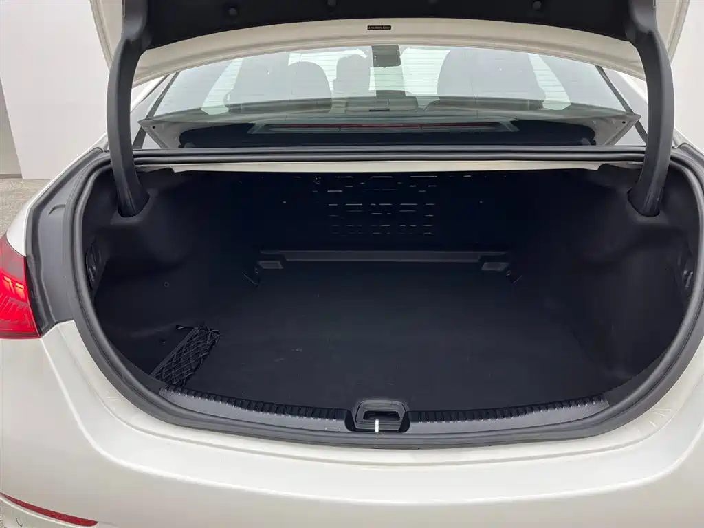 Mercedes-Benz C-Class 2022