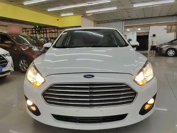 Ford Escort 2015