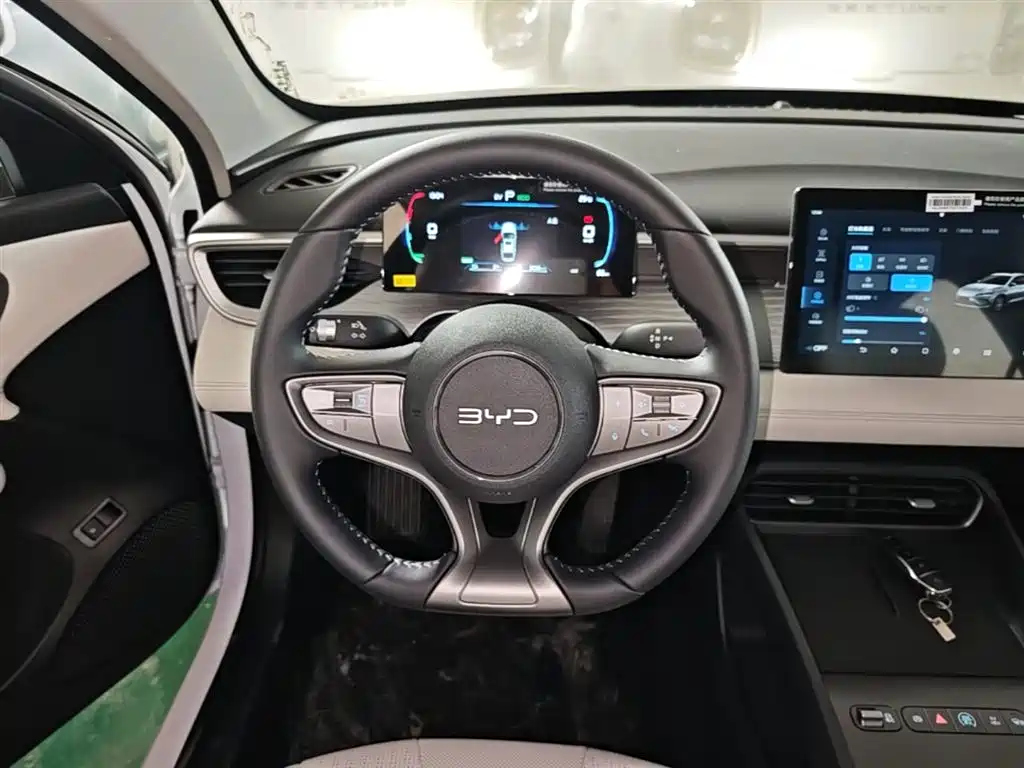 BYD Seal 05 DM-i 2026 — фото 11