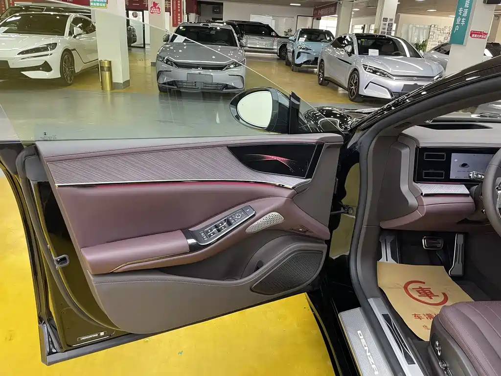 Denza Z9GT 2025