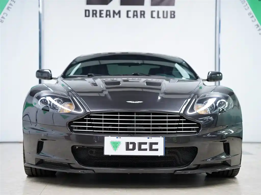 Aston Martin DBS 2010 — фото 14