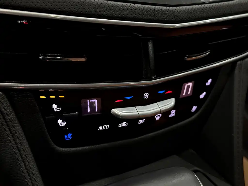 Cadillac CT6 2016 — фото 11