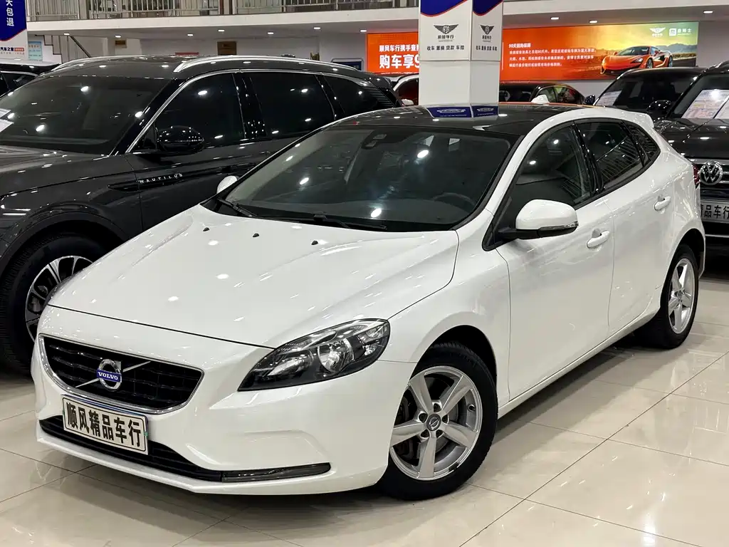 Volvo V40 2016 — фото 28