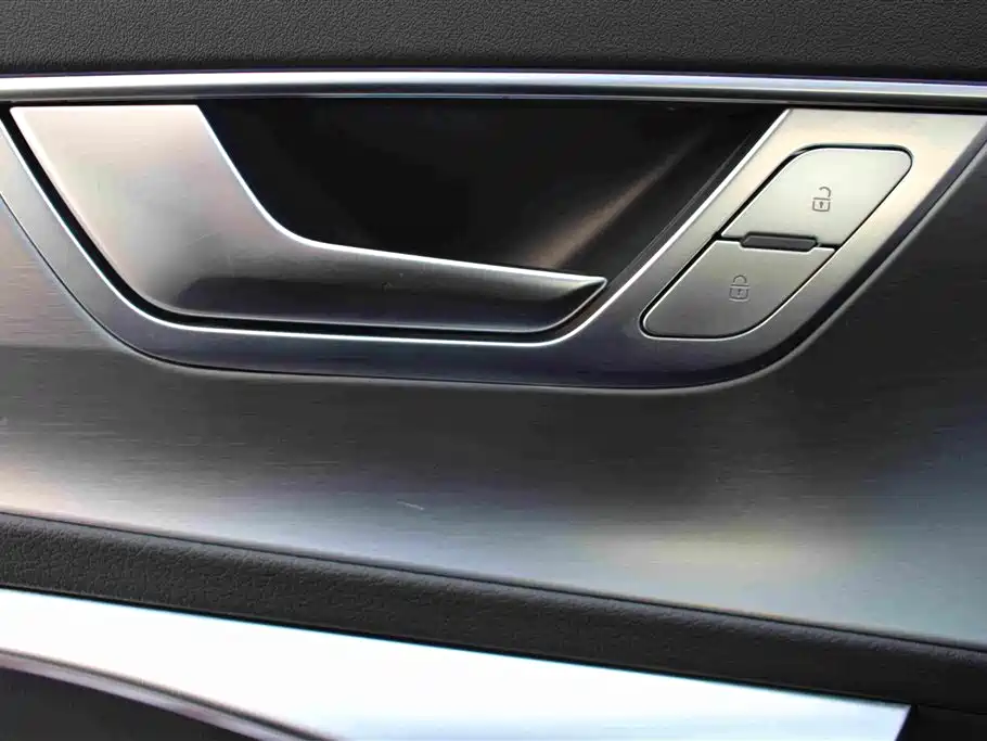 Audi A7L 2024 — фото 9