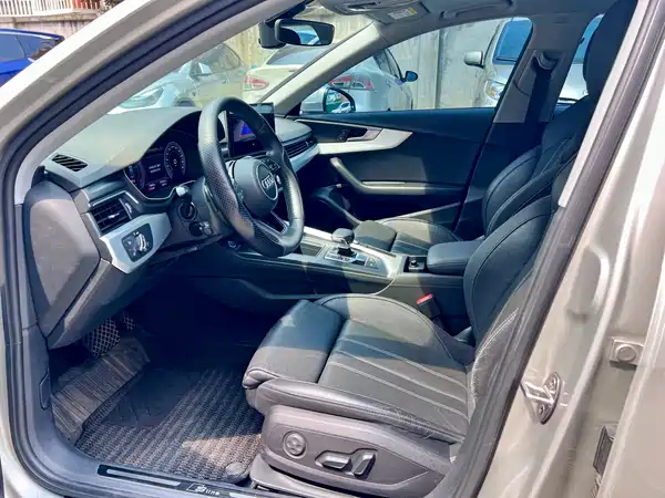 Audi A4L 2021