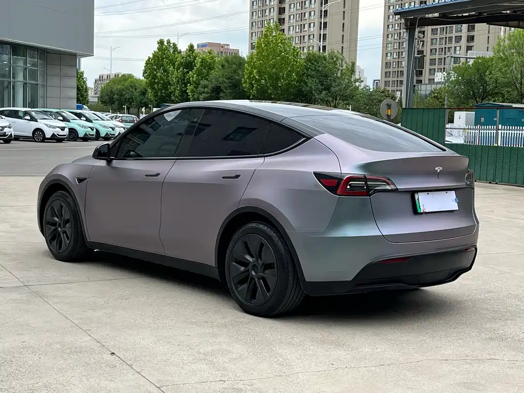 Tesla Model Y 2024 — фото 4