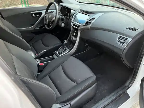 Hyundai Elantra Langdong 2017