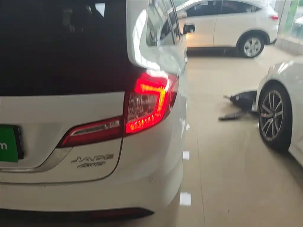 Honda Jade 2015 — фото 8