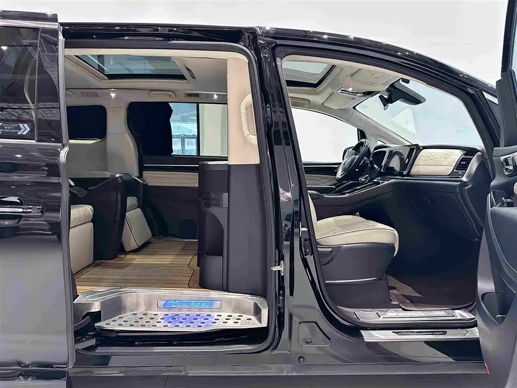 GAC Trumpchi M8 2023 — фото 19