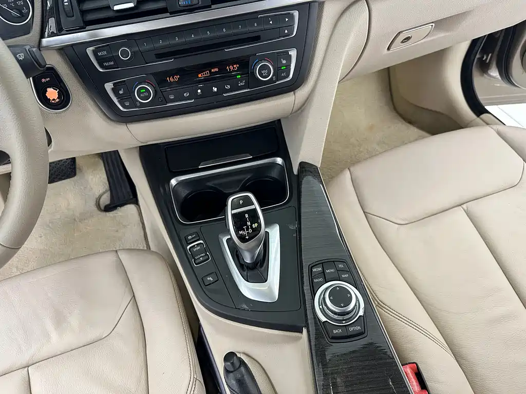 BMW 3 Series GT 2015 — фото 19