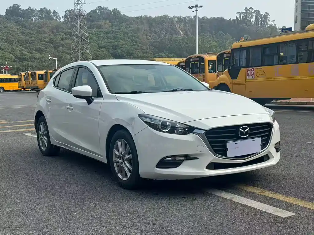 Mazda 3 Axela 2018 — фото 3