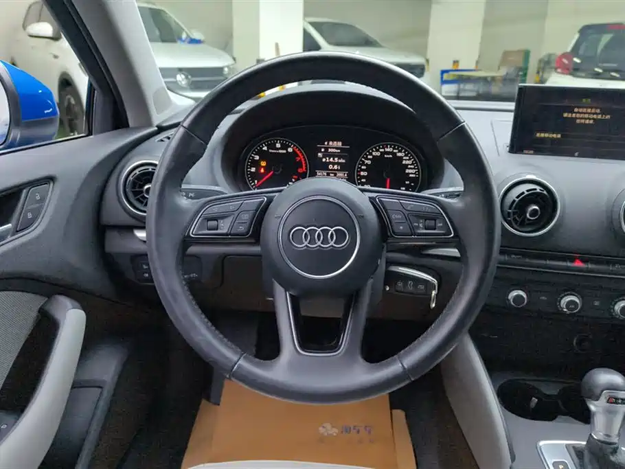 Audi A3 2018 — фото 15