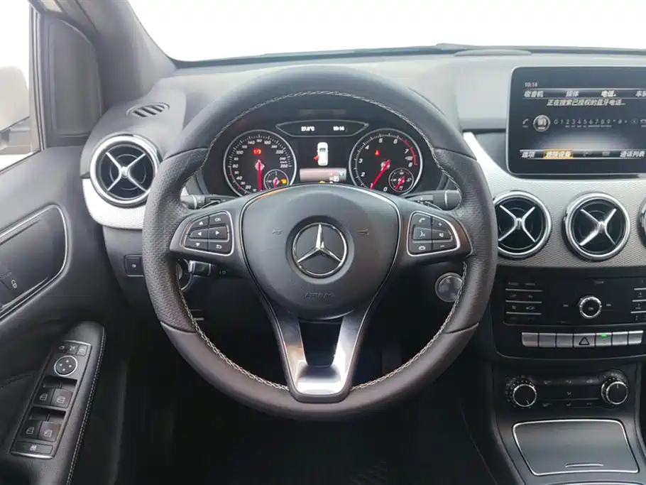 Mercedes-Benz B-Class 2018 — фото 15