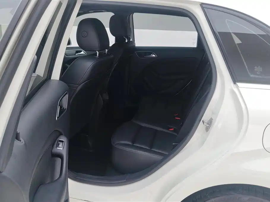 Mercedes-Benz B-Class 2018 — фото 11