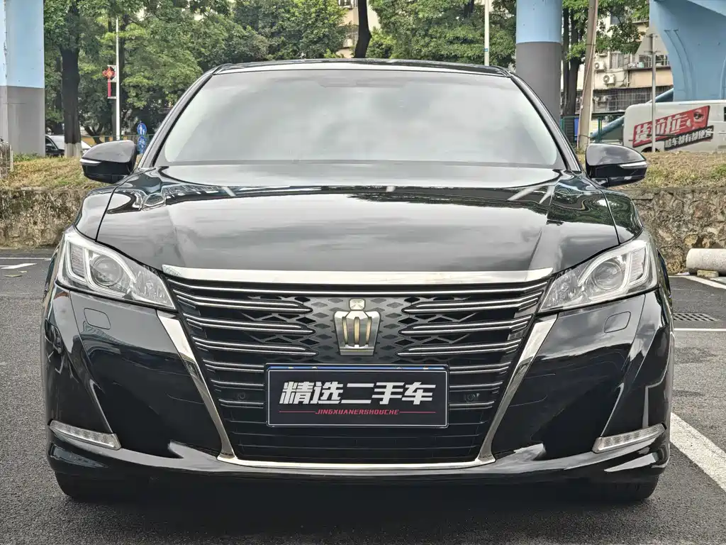 Toyota Crown 2018 — фото 2