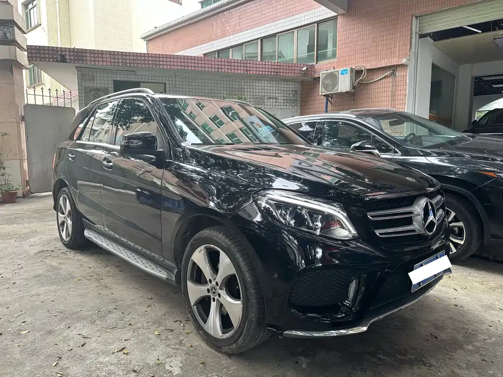 Mercedes-Benz GLE 2018 — фото 2