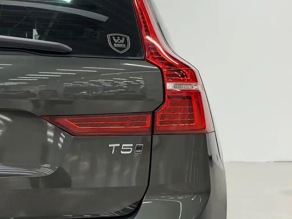 Volvo XC60 2019 — фото 21