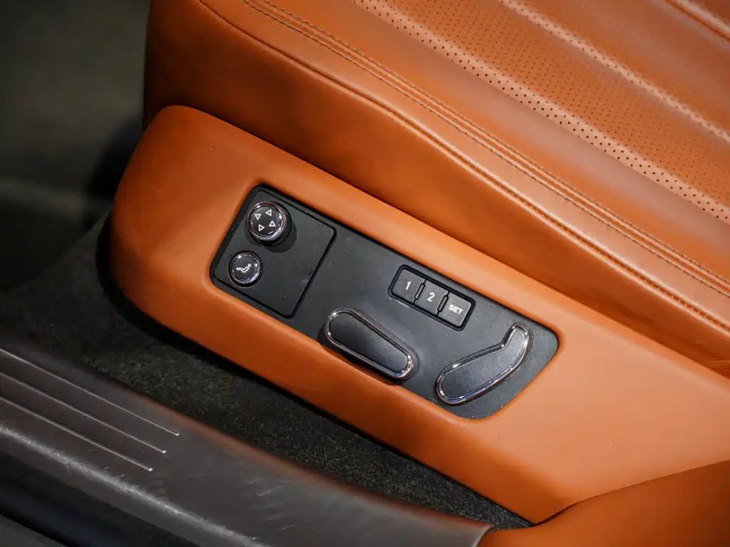 Bentley Flying Spur 2014 — фото 28