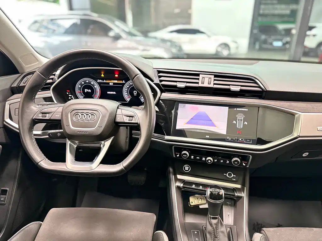 Audi Q3 2023 — фото 21