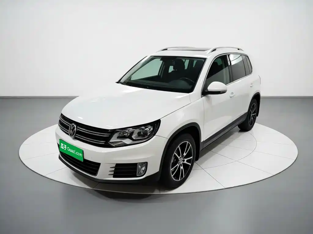 Volkswagen Tiguan 2015 — фото 1