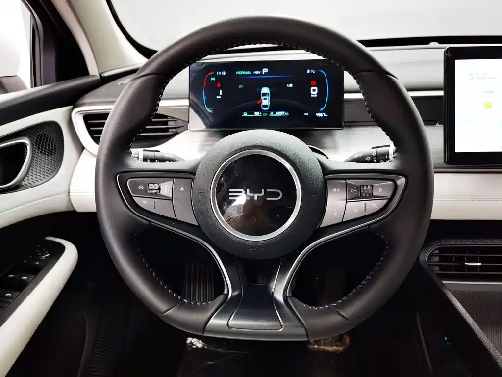 BYD Seal 05 DM-i 2025 — фото 13