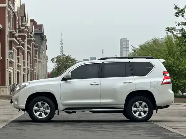 Toyota Prado 2016