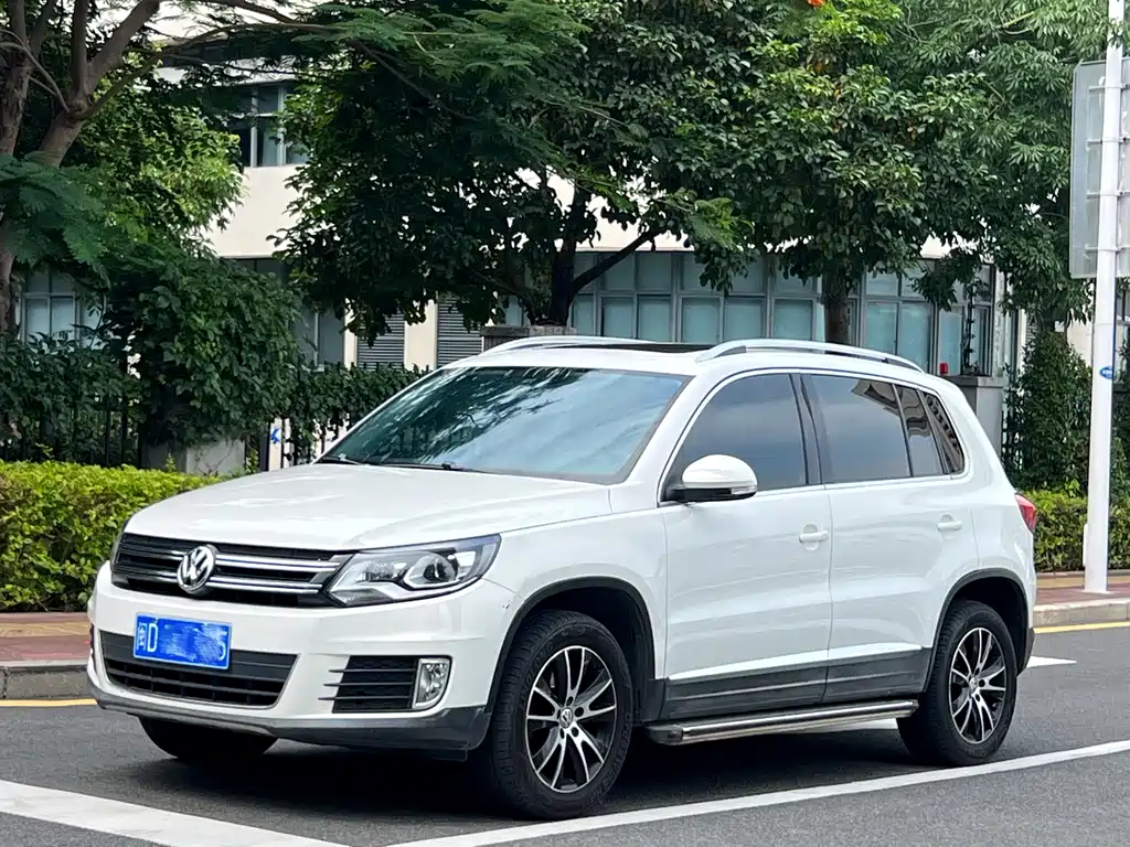 Volkswagen Tiguan 2015 — фото 1