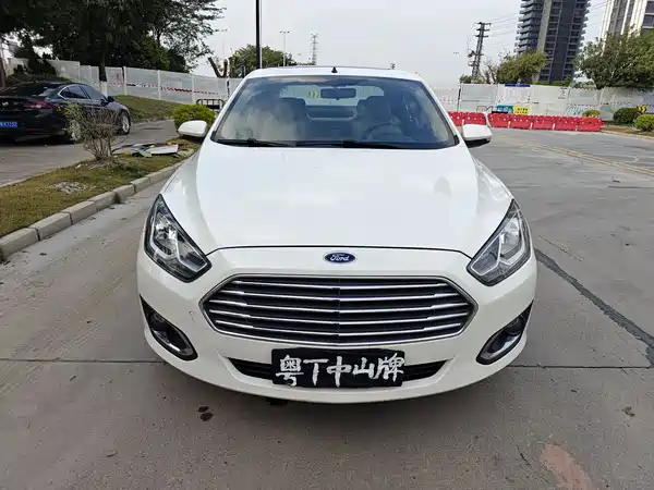 Ford Escort 2015