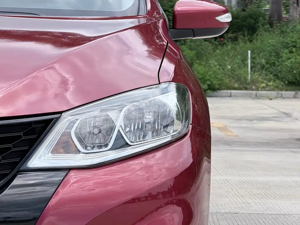 Nissan Tiida 2016 — фото 22