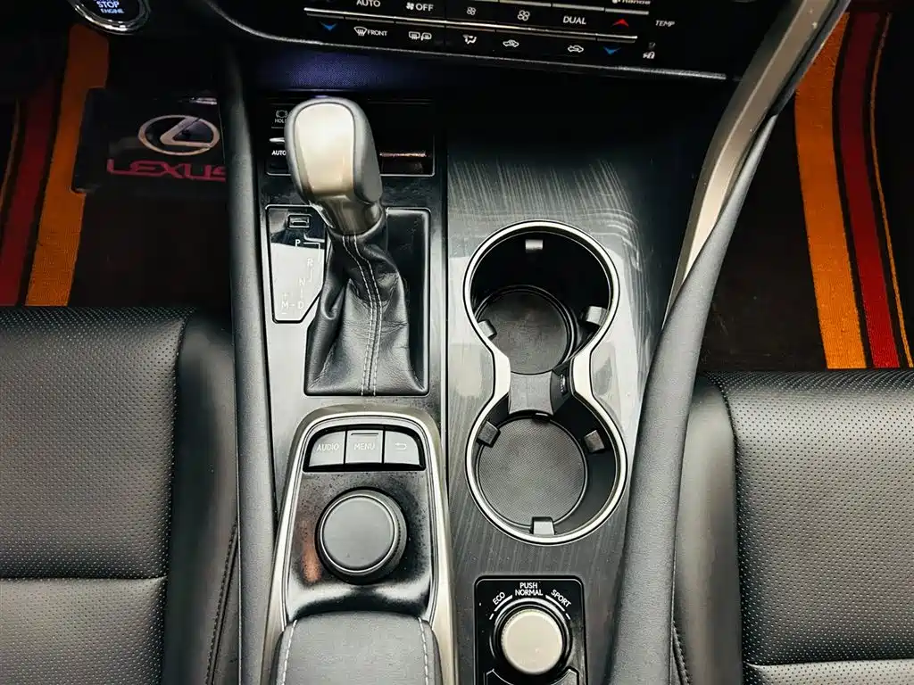 Lexus RX 2019 — фото 13