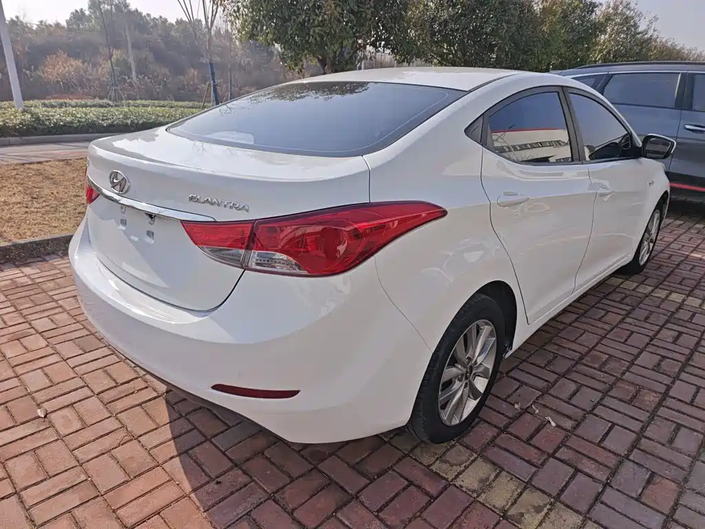 Hyundai Elantra Langdong 2015
