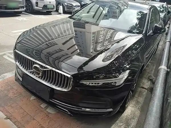 Volvo S90 2025