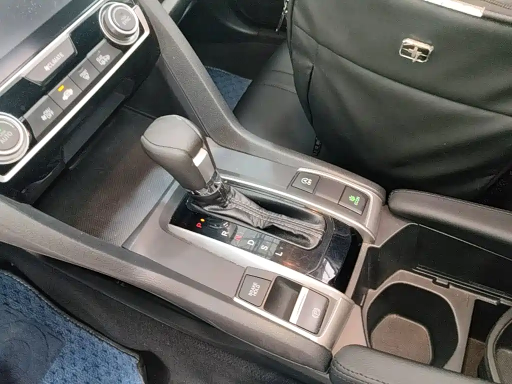 Honda Civic 2016 — фото 14